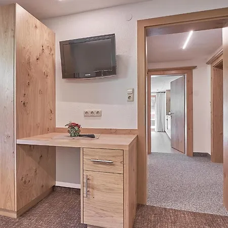 Ξενοδοχείο Garni Schoenblick 3*