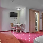 Hotel Garni Schoenblick Solden