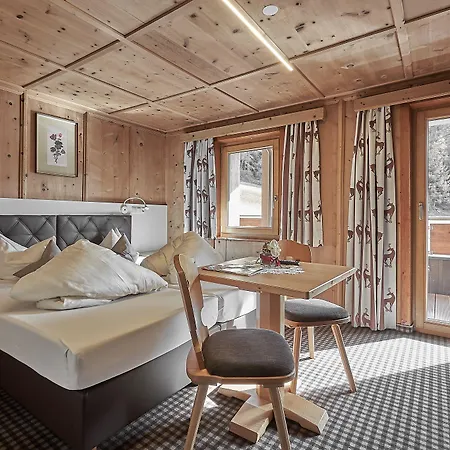 Garni Schoenblick Hotel 3*