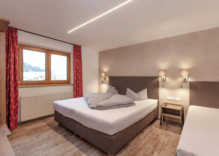 Hotel Garni Schoenblick 3*