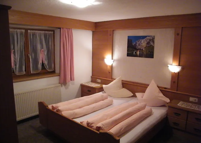 迦尼斯谷恩波力克酒店 3*