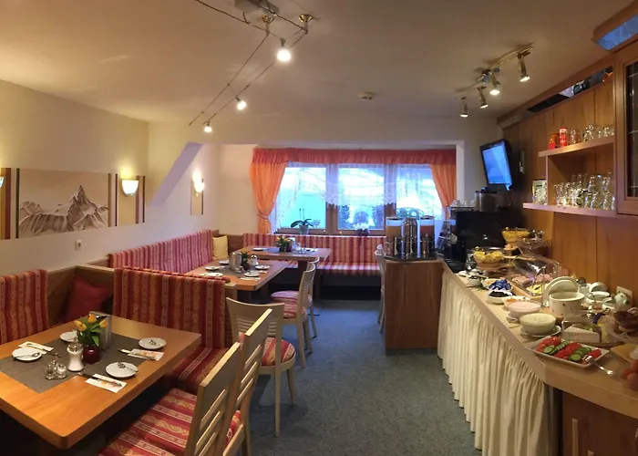 迦尼斯谷恩波力克酒店 3*