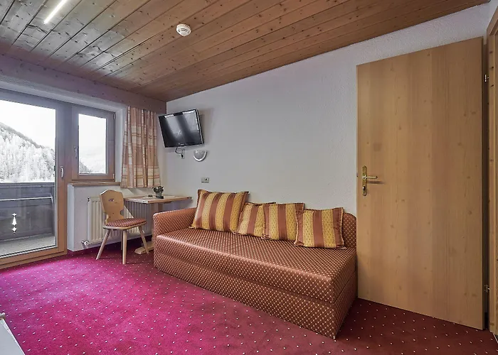 Hotel Garni Schoenblick 3*