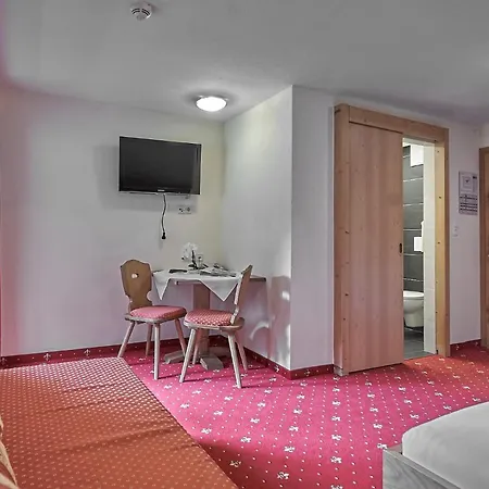 Hotel Garni Schoenblick Sölden