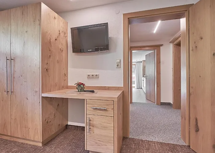 Ξενοδοχείο Garni Schoenblick 3*