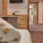 迦尼斯谷恩波力克酒店 3*