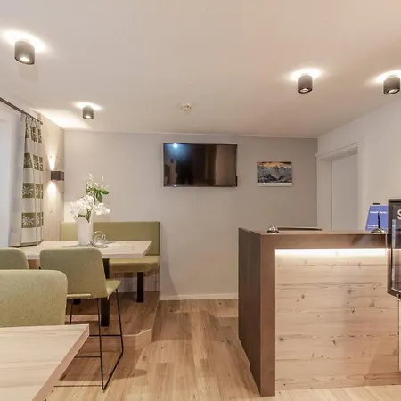 Garni Schoenblick Hotel 3*