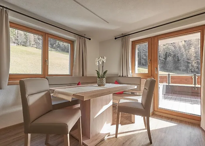 Hotel Garni Schoenblick 3*